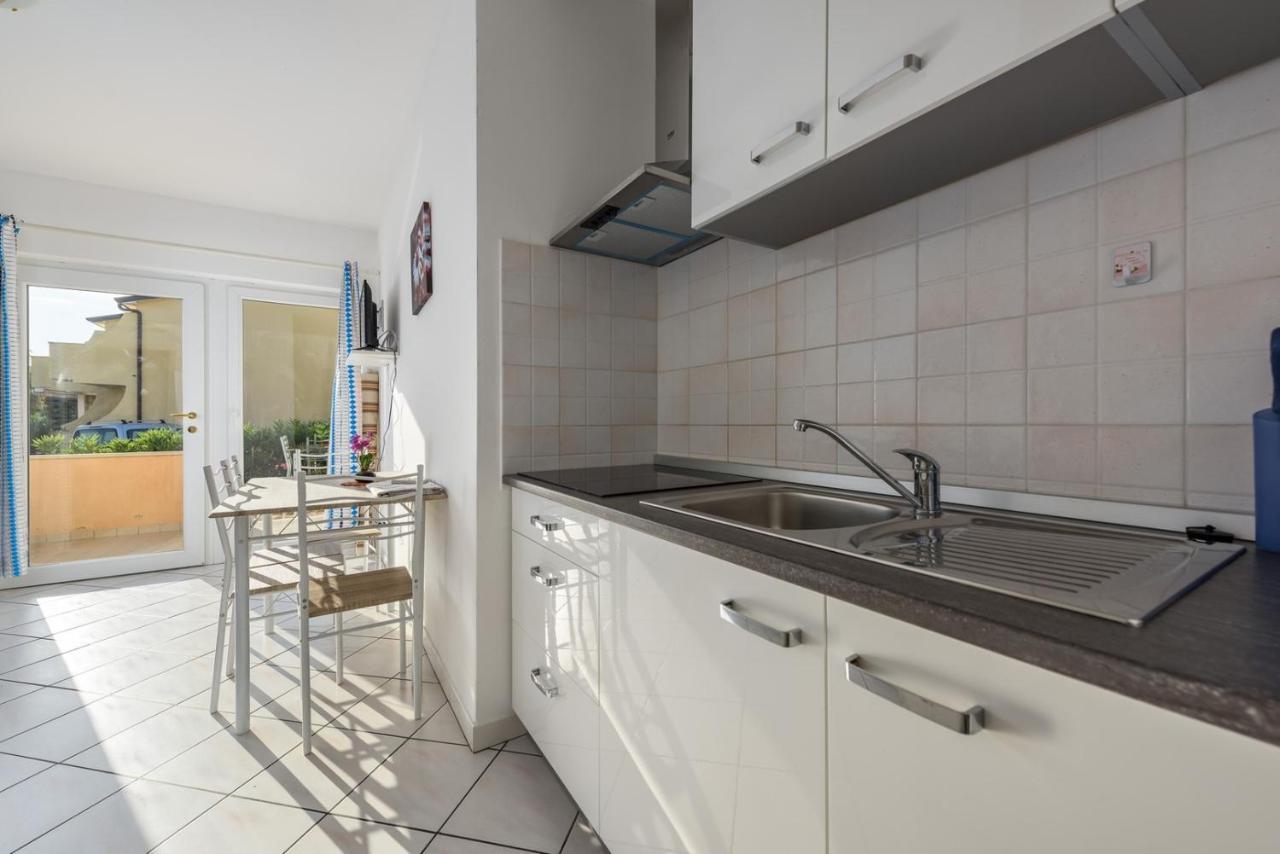 Lucrezia House With Apartments Lovrecica  Exterior photo
